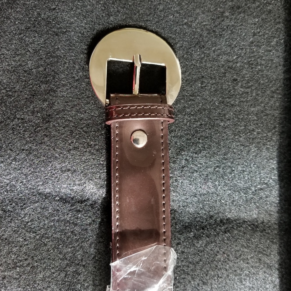 Beijo Belt NIB chocolate with silver 32"